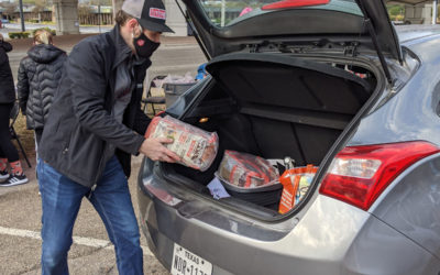 Firehouse worked with AHS and HEB to distribute hundreds of pounds of free cat and dog food to Austin pet parents. The pet food was graciously donated by HEB. Firehouse continued these events throughout the fall of 2021.